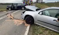 Czołowe zderzenie Audi i Volkswagena [WIDEO]