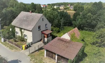 Wolnostojący dom na wsi - 12 km od Bolesławca - dwa samodzielne mieszkania - super cena