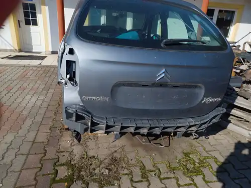 Sprzedam karoserię  do samochodu Citroen Xsara Picasso