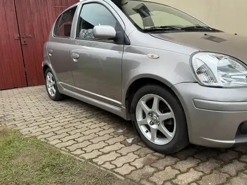 Sprzedam toyota yaris 1.5 sport 