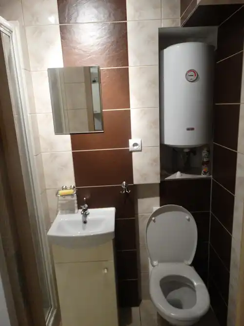 Wynajmę kawalerkę 870 + media
