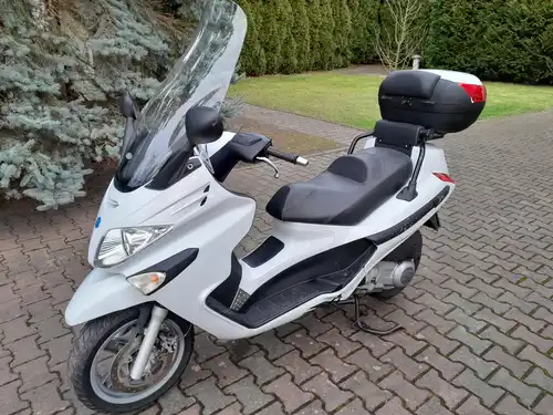 sprzedam firmowy skuter PIAGGIO X EVO.125cm  11.KW