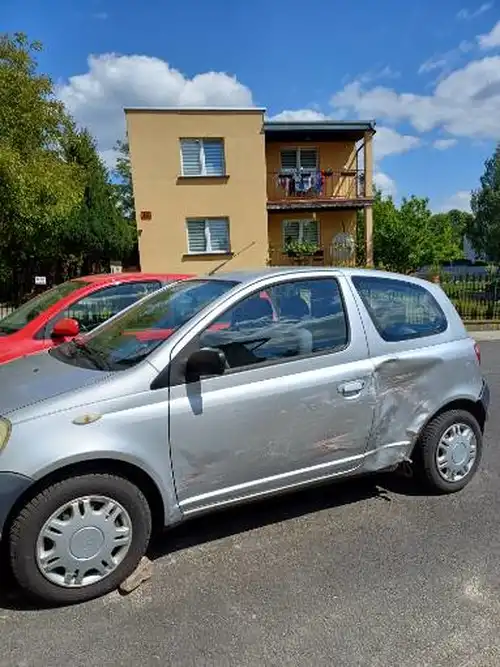 Toyota yaris 1.4 diesel    2200zł