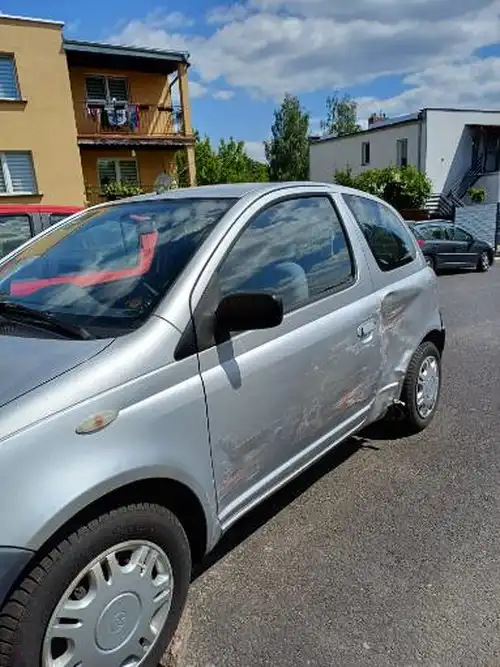 Toyota yaris 1.4 diesel    2200zł